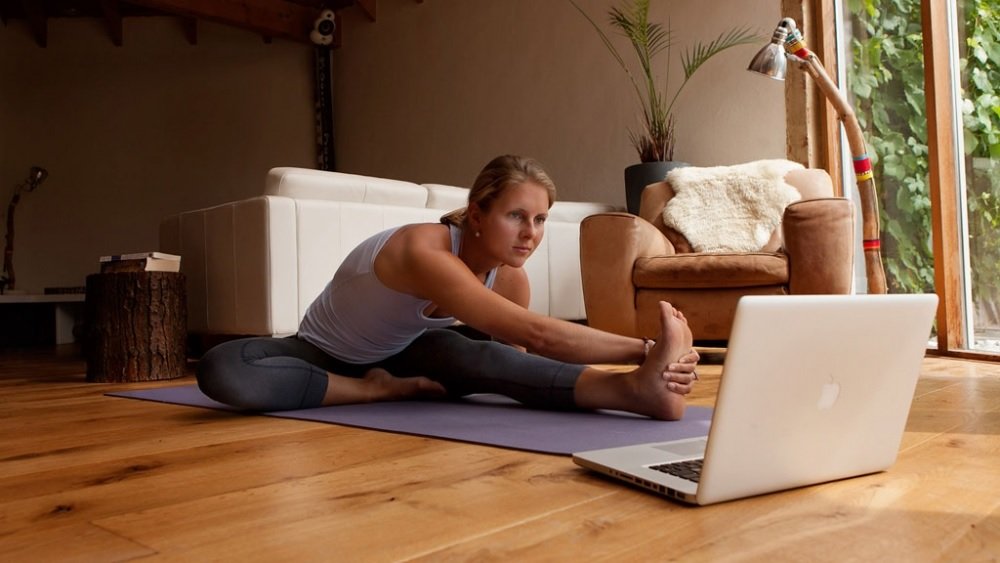 Pros and Cons of Online Yoga Classes